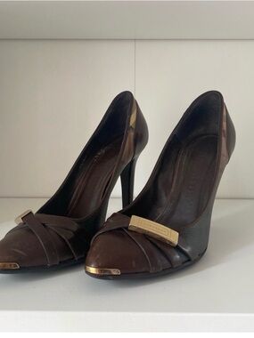 Burberry Brown Leather Pointed-Toe Heels with Gold Accents